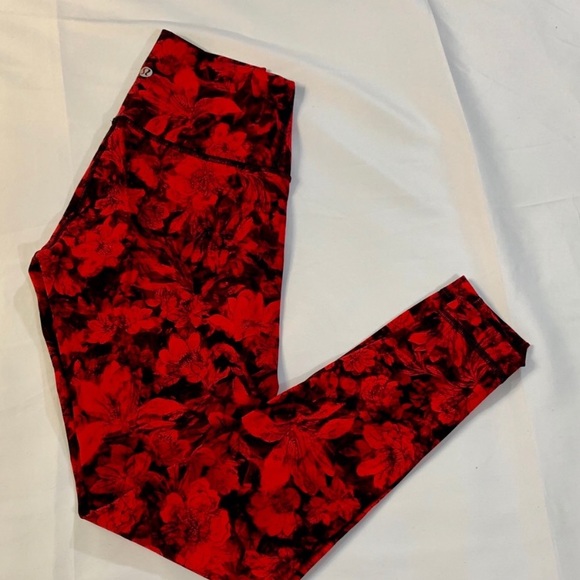 SOLD💕NWOT Lululemon Leggings - Picture 2 of 3